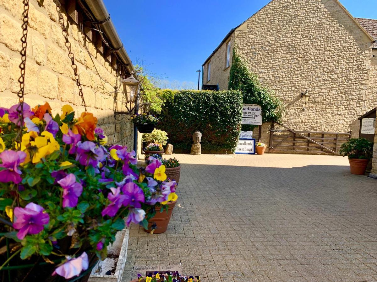 Broadlands Hotel Bourton-on-the-Water Exterior photo