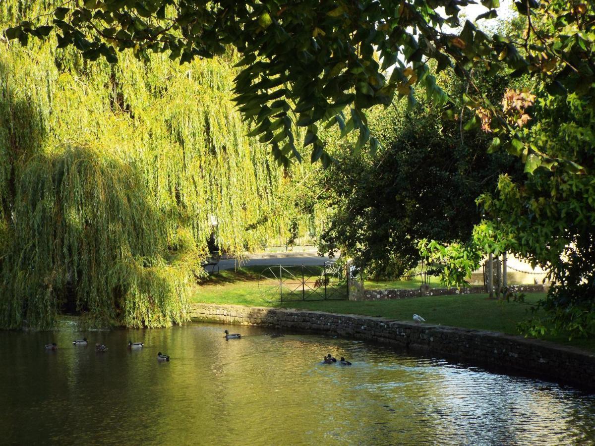 Broadlands Hotel Bourton-on-the-Water Exterior photo